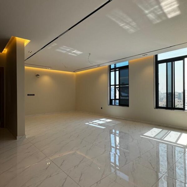 🏠 شقة عائلية فاخرة بـ 5 غرف أمامية